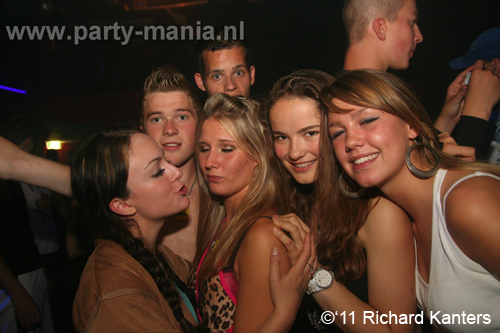 110618_105_beukgevaar_bazart_partymania_denhaag