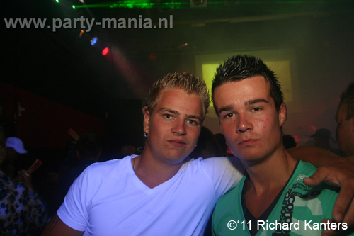 110618_124_beukgevaar_bazart_partymania_denhaag