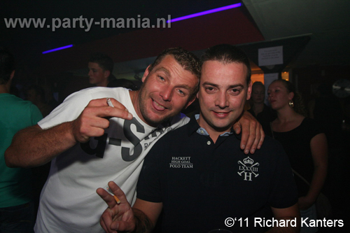 110618_152_beukgevaar_bazart_partymania_denhaag