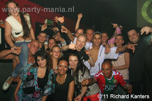 110618_154_beukgevaar_bazart_partymania_denhaag