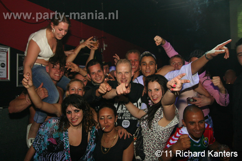 110618_157_beukgevaar_bazart_partymania_denhaag