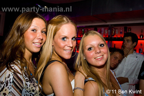 110624_102_maximaal_club_leparis_partymania_denhaag