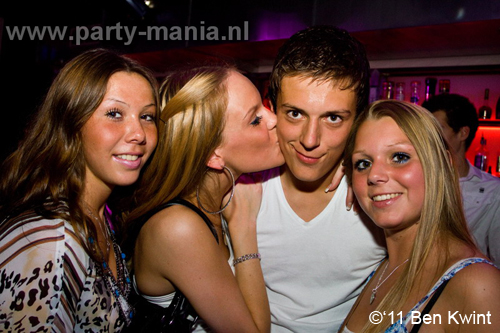 110624_103_maximaal_club_leparis_partymania_denhaag