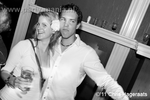 110625_069_manjefiek_club_leparis_partymania_denhaag