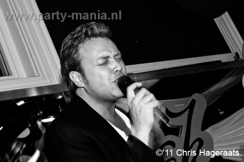 110625_070_manjefiek_club_leparis_partymania_denhaag