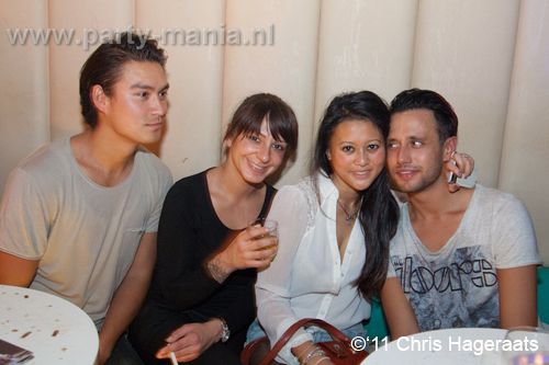 110730_098_manjefiek_club_leparis_partymania_denhaag