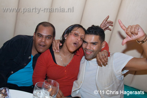 110730_099_manjefiek_club_leparis_partymania_denhaag