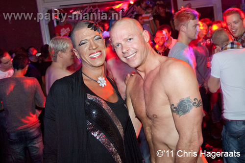 110730_107_manjefiek_club_leparis_partymania_denhaag