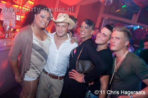 110730_125_manjefiek_club_leparis_partymania_denhaag