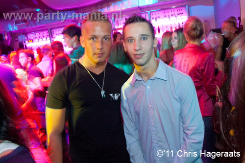 110820_096_dopenez_club_leparis_partymania_denhaag