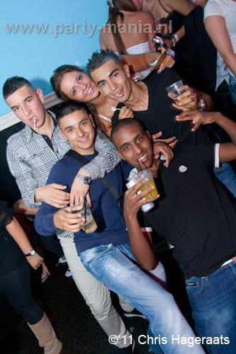 110820_098_dopenez_club_leparis_partymania_denhaag