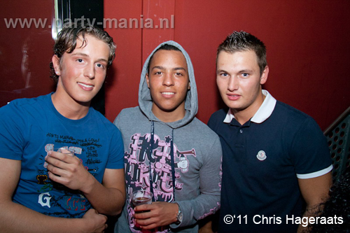 110820_101_dopenez_club_leparis_partymania_denhaag