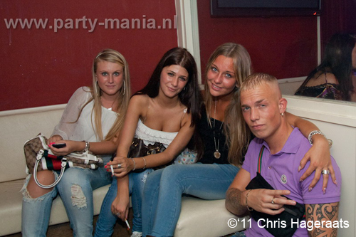 110820_106_dopenez_club_leparis_partymania_denhaag