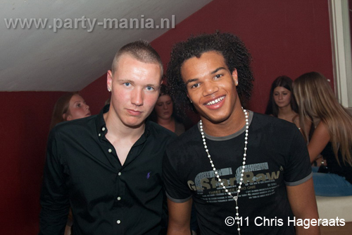 110820_108_dopenez_club_leparis_partymania_denhaag