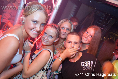 110820_125_dopenez_club_leparis_partymania_denhaag