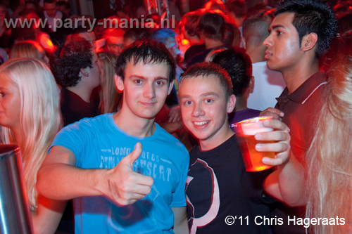 110820_133_dopenez_club_leparis_partymania_denhaag