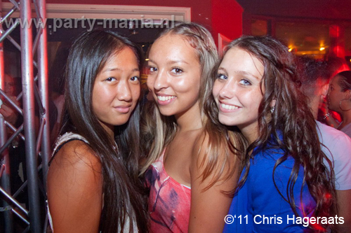 110820_137_dopenez_club_leparis_partymania_denhaag