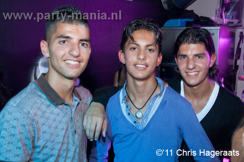 110820_143_dopenez_club_leparis_partymania_denhaag