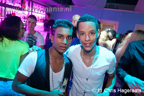 110820_144_dopenez_club_leparis_partymania_denhaag