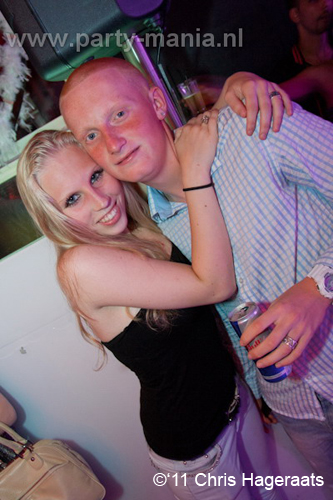 110820_146_dopenez_club_leparis_partymania_denhaag