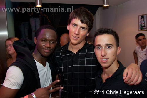 110820_154_dopenez_club_leparis_partymania_denhaag