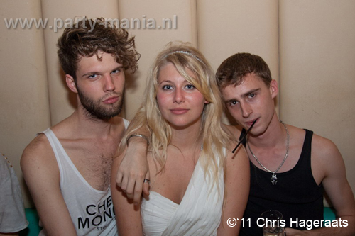 110827_116_manjefiek_club_leparis_partymania_denhaag