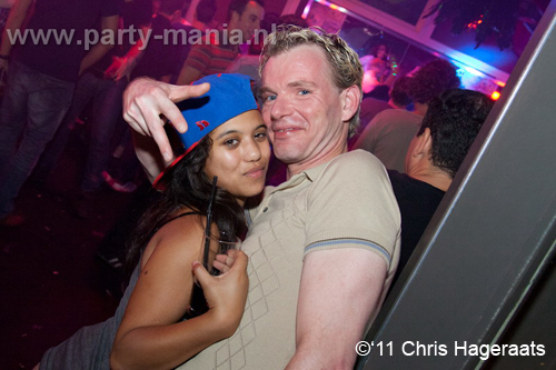 110827_122_manjefiek_club_leparis_partymania_denhaag