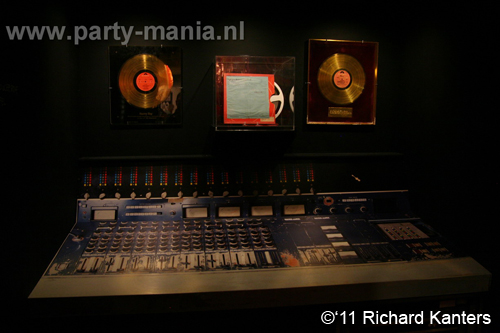 110903_069_museumnacht_partymania_denhaag