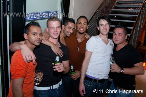 110924_071_manjefiek_club_leparis_partymania_denhaag 