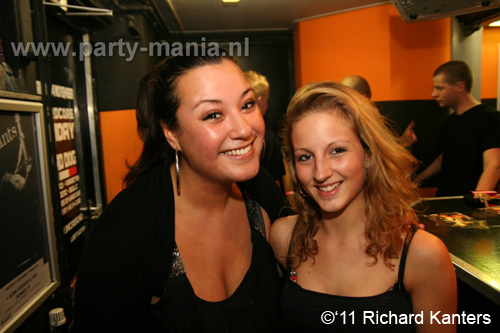 111008_070_beukgevaar_bazart_partymania_denhaag