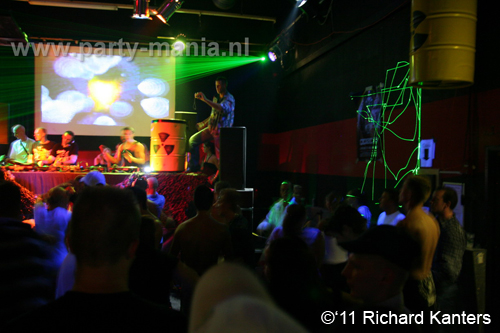 111008_133_beukgevaar_bazart_partymania_denhaag