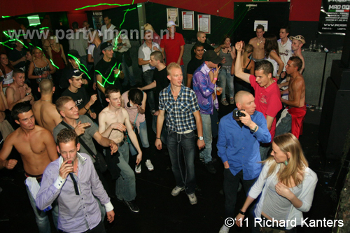 111008_150_beukgevaar_bazart_partymania_denhaag