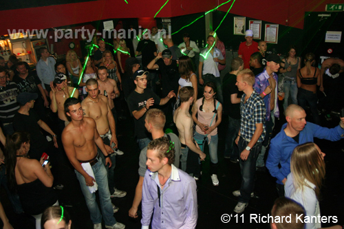 111008_151_beukgevaar_bazart_partymania_denhaag