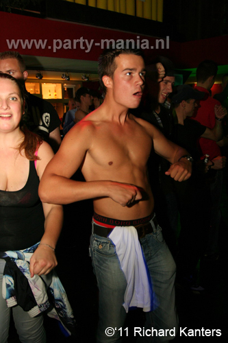 111008_162_beukgevaar_bazart_partymania_denhaag