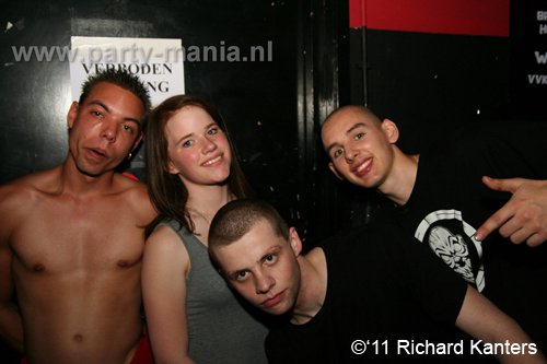 111008_175_beukgevaar_bazart_partymania_denhaag