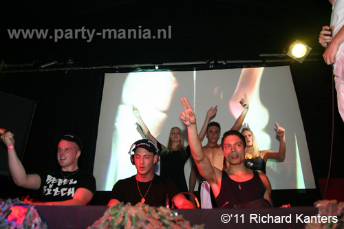 111008_193_beukgevaar_bazart_partymania_denhaag