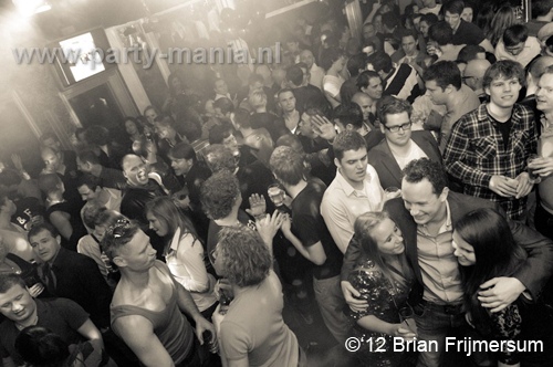 120210_070_club_manjefiek_partymania_denhaag