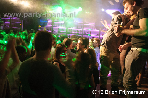 120210_074_club_manjefiek_partymania_denhaag