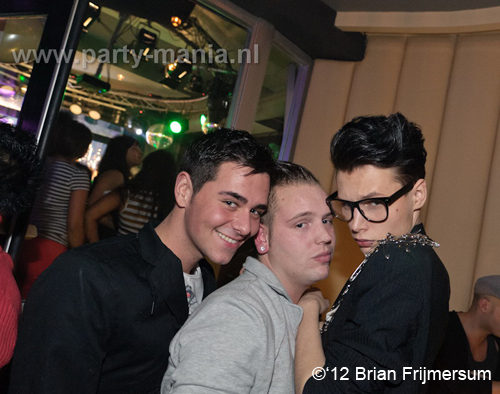 120210_080_club_manjefiek_partymania_denhaag