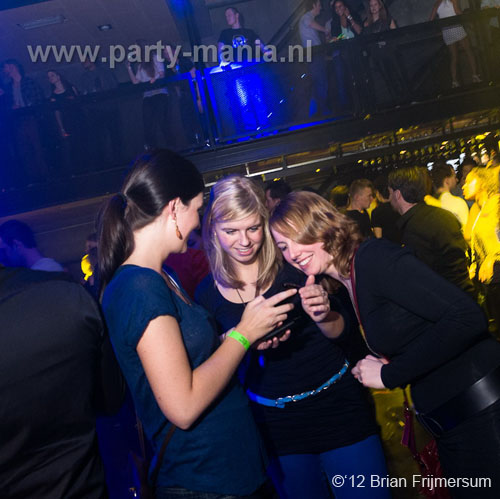 120303_092_bigroomlovers_paard_partymania