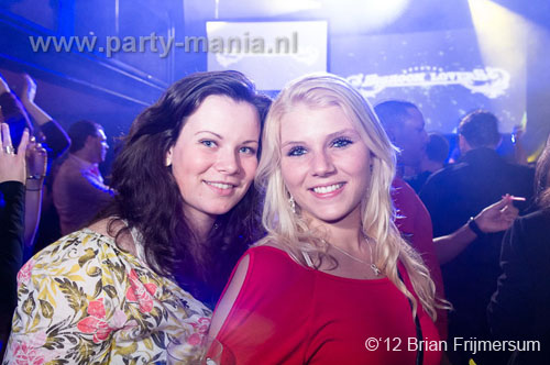 120303_094_bigroomlovers_paard_partymania