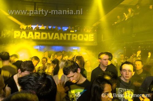 120303_104_bigroomlovers_paard_partymania