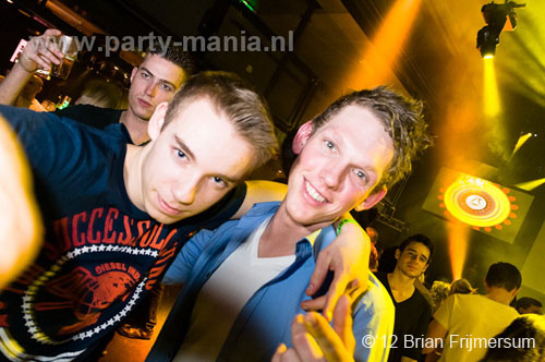 120303_115_bigroomlovers_paard_partymania