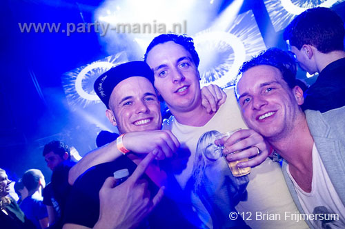 120303_123_bigroomlovers_paard_partymania