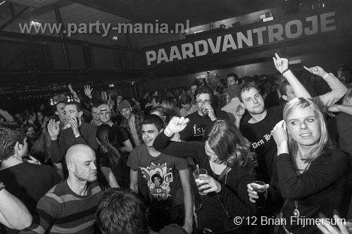 120303_130_bigroomlovers_paard_partymania