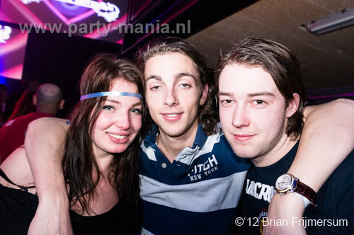 120303_134_bigroomlovers_paard_partymania