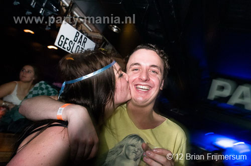 120303_137_bigroomlovers_paard_partymania