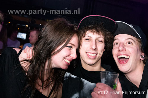 120303_143_bigroomlovers_paard_partymania