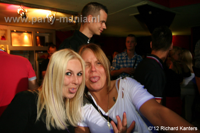 120616_068_beukgevaar_bazart_denhaag_partymania