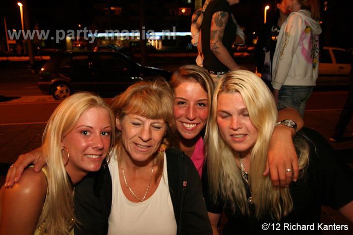 120616_070_beukgevaar_bazart_denhaag_partymania